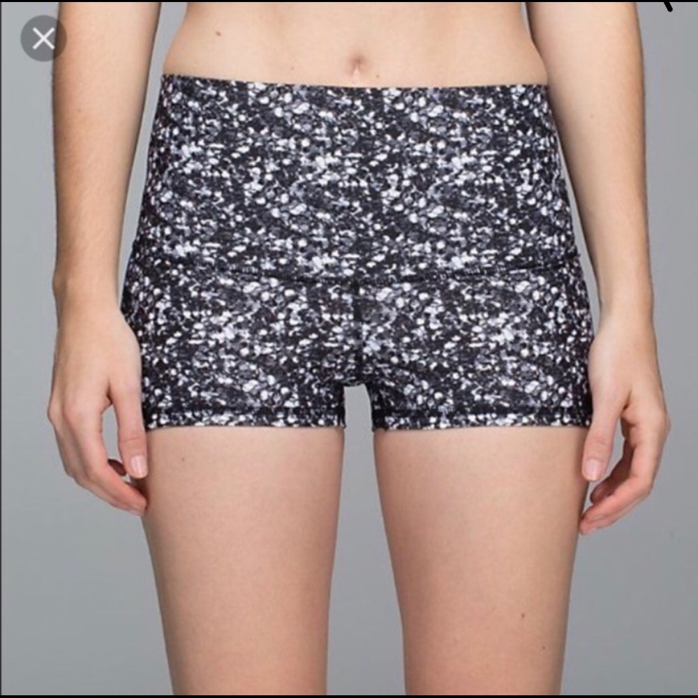 Lululemon Shine Short (roll down)